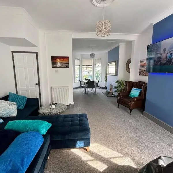Coastal House opposite beach sleeps 6 Pet friendly, hotel in Southend-on-Sea