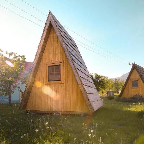 Glamping by the Old Mill, hotel en Preddvor
