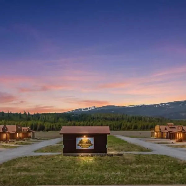 Old West Cabin 30 Min From Yellowstone, hotel en Island Park