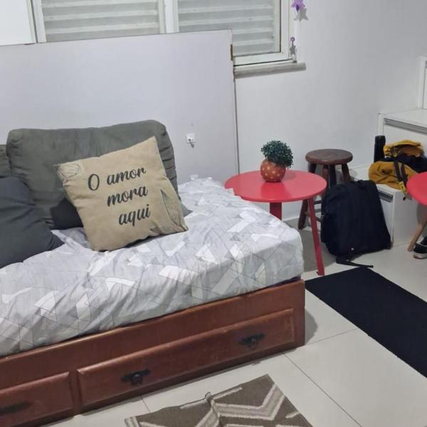 Studio compartilhado agradável frente ao mar