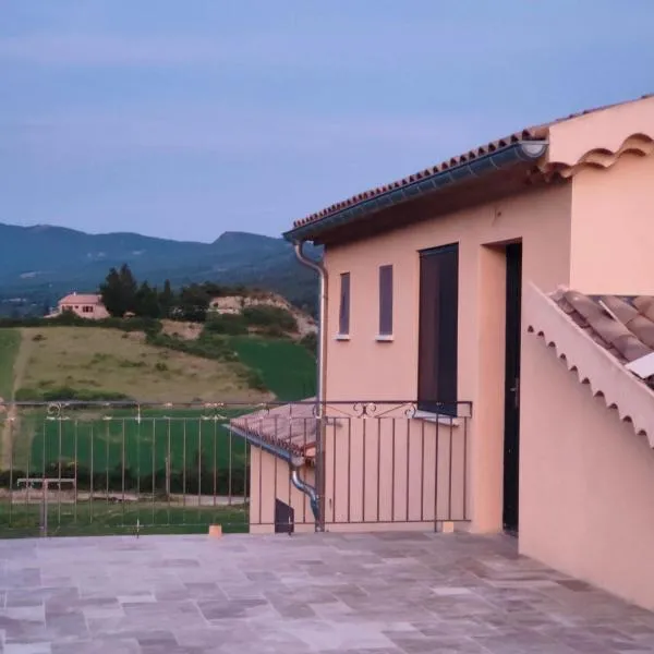 Gite Aubanel' Drôme Provencale, hotel in Saint-Auban-sur-lʼOuvèze