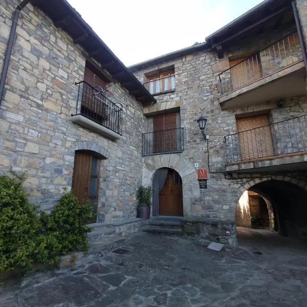 Casa Cosculluela, hotel v mestu Aínsa