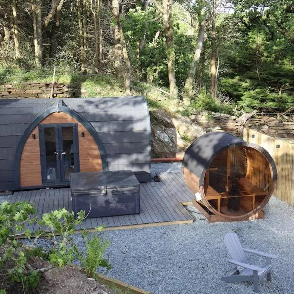 The Hideaway Spa Cabin Hot tub & Sauna, viešbutis mieste Barmutas