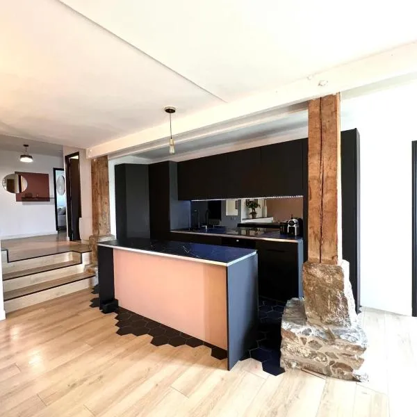 L'Héritage, Loft design et pierre, hotel in Dol-de-Bretagne