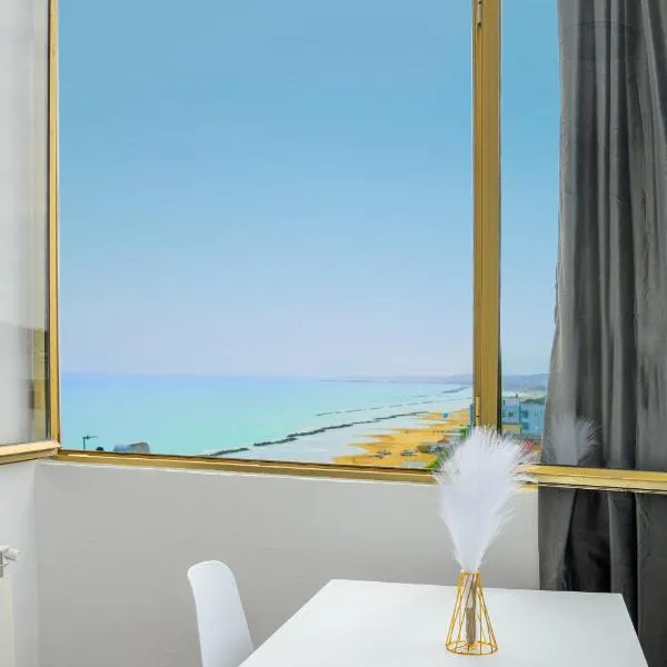 Skysea Luxury Apartment, hotel u gradu Montesilvano