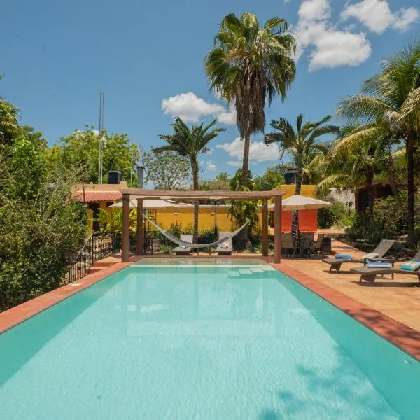 The Pickled Onion Hotel & Restaurant Uxmal, hotel en Santa Elena