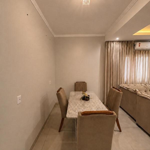 Casa espaçosa com suíte, perto de comércios - Foto 4