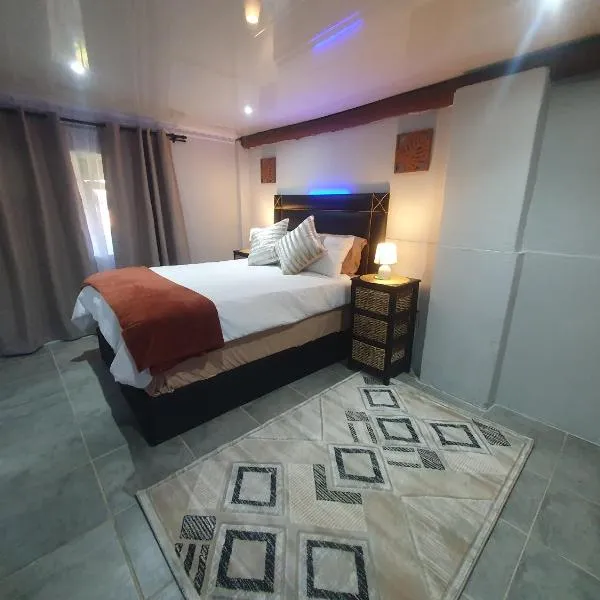 Blu light lodge, hotel din Randfontein