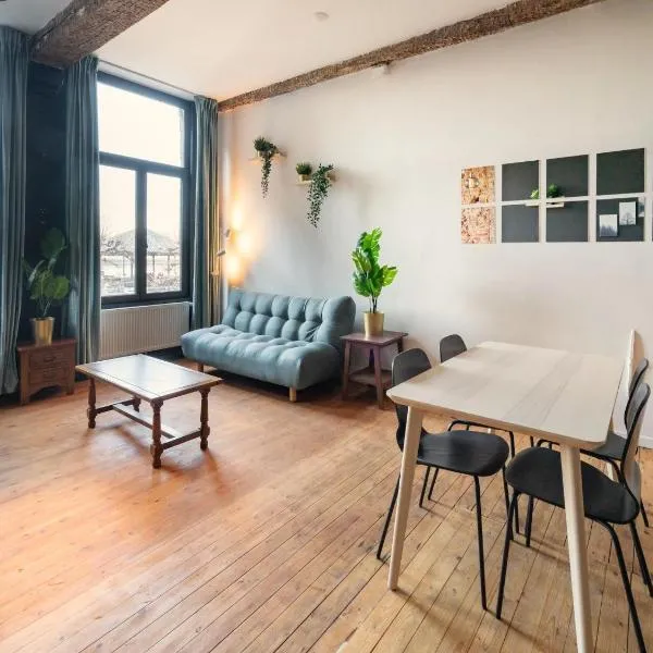 Two-bedroom apartment by the river, hôtel à Anvers
