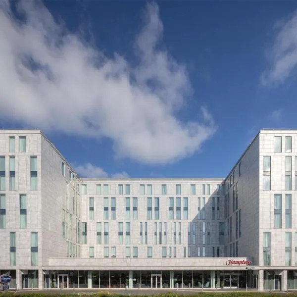 Hampton By Hilton London Stansted Airport, hotelli Stansted Mountfitchetissa