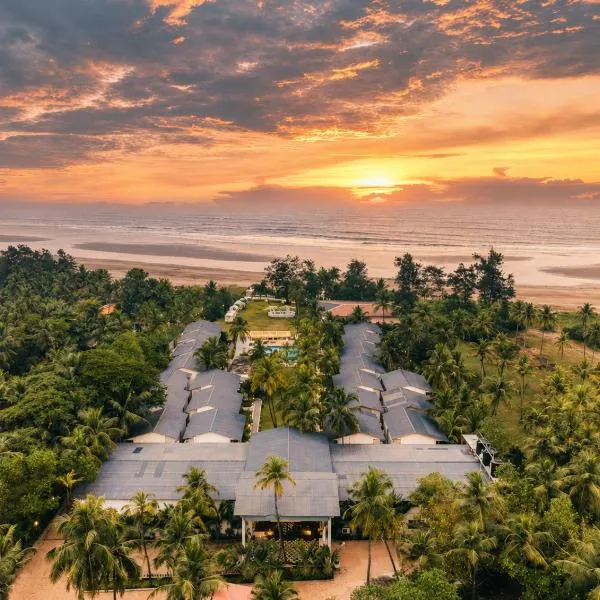 Foxoso La Beach Resort & Spa, hotel v destinácii Old Goa