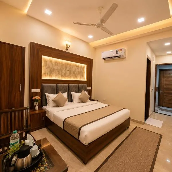 Hotel Woodlarq Inn Zirakpur !! Family Friendly ! Perfect for Group Stays ! Affordable luxury stay in Chandigarh, hotel em Chandīgarh