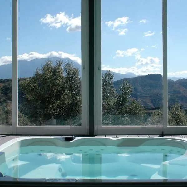 Jingtu Wellness & Spa Resort, hotel in Comares