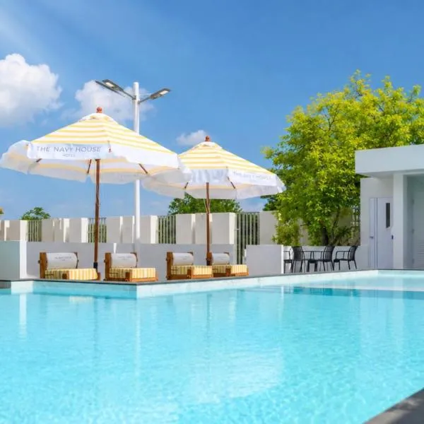 THE NAVY HOUSE HOTEL, hotel v mestu Sattahip