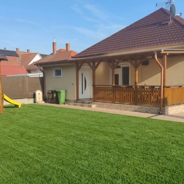 Family Holiday Home, hotel i Hajdúszoboszló