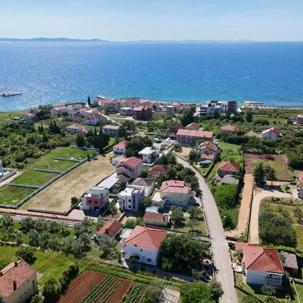 Apartment Klaudija with private garden, ξενοδοχείο σε Zaton