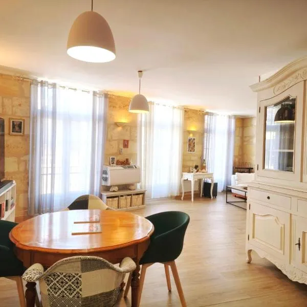 Grand appartement 80m2 à 100m de la Gare Saint Jean, hotell i Bordeaux