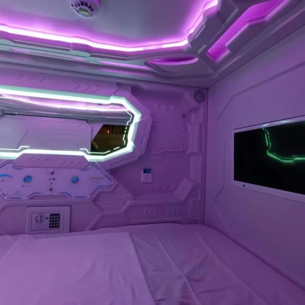 Capsule Hotel Happy lounge – hotel w mieście Tbilisi City