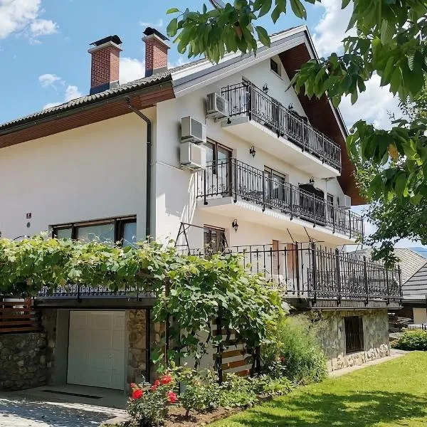 Apartments & Rooms Aleksandra, hotel di Bled