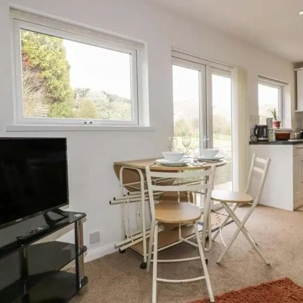 Bungalow - Sleeps 2 - Parking, hotel i Newquay