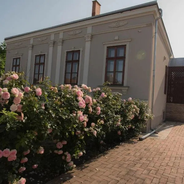 Rózsakert Vendégház, Hotel in Celldömölk