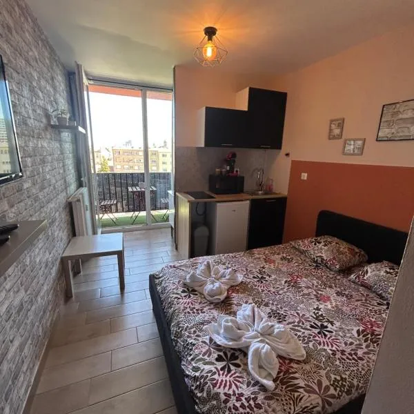 Superbe studio neuf avec balcon, hotell i Laxou