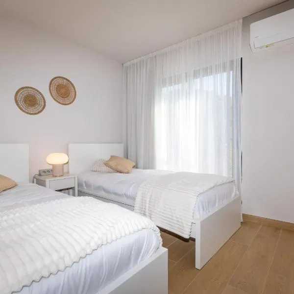 Seven Seafront, hotel u gradu Albufeira