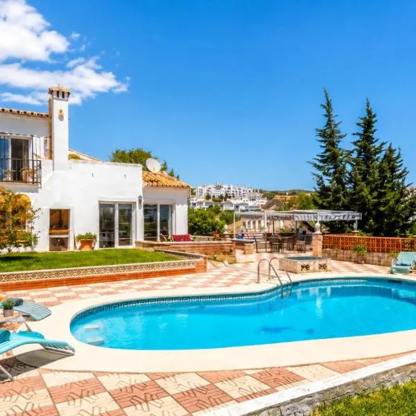 Villa Marina private swimming pool, hotel in Sitio de Calahonda