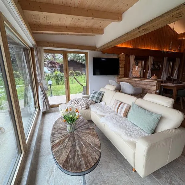 Panorama Chalet mit Almhütten-Flair, хотел в Зел ам Мос