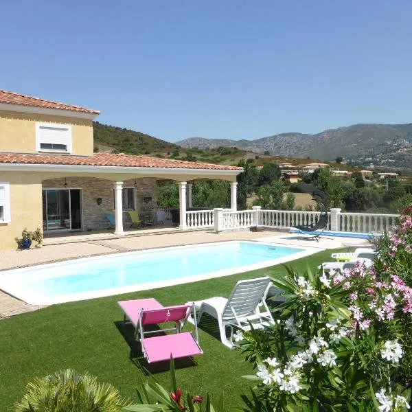 Perula di Machja, hotel v destinaci Alata
