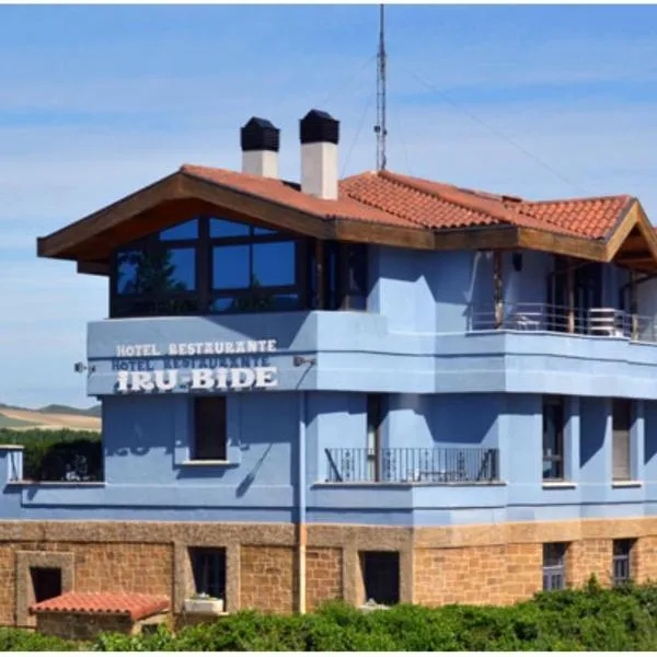 RoomRural Hotel Iru-Bide Lumbier，倫維耶爾的飯店