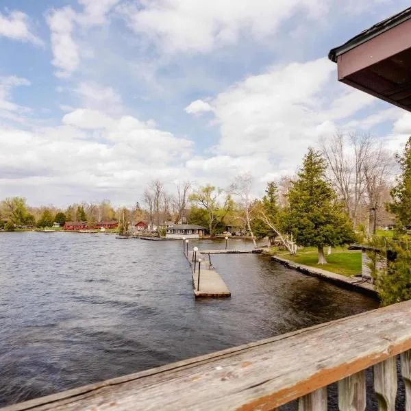 Upper Boathouse on Balsam Lake #1、カワーサレイクスのホテル