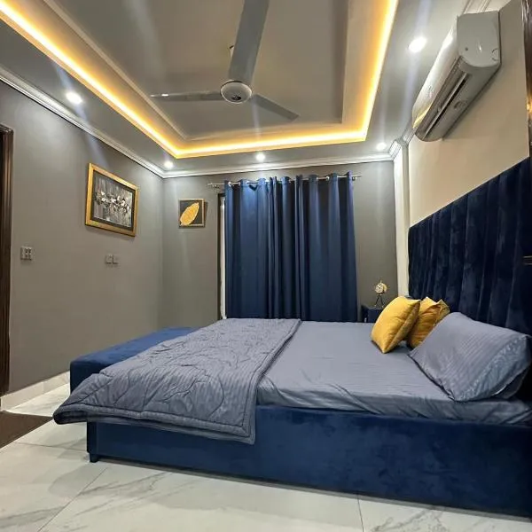 Luxury one or two bed apartments Bahria Town Lahore, hotel i Lahore