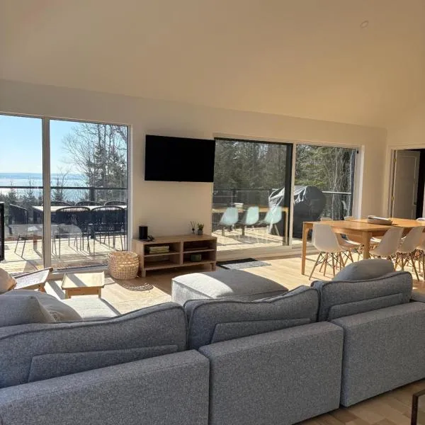Saint-Joseph-de-la-Rive में, होटल Chalet L'Estuaire, River View, Spa