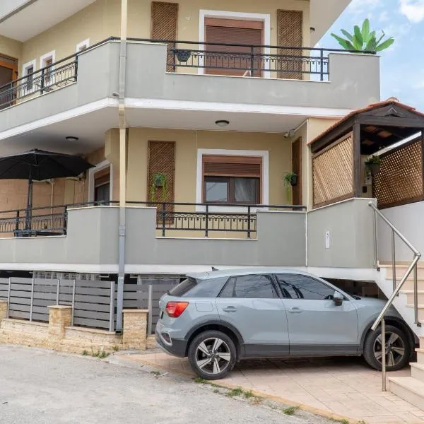 Miranda's Apartments, готель у місті Коскіну