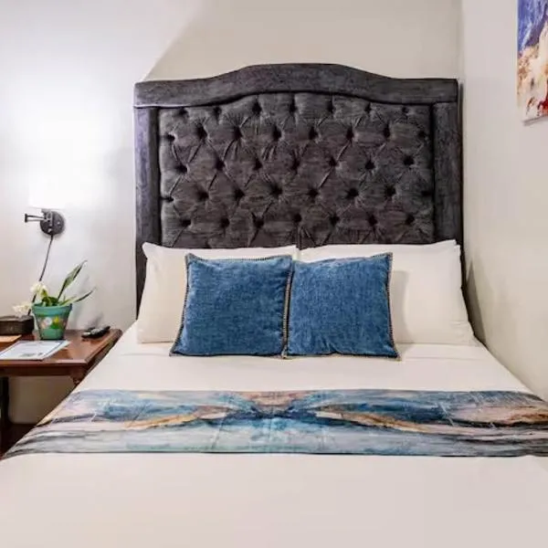 킹스턴에 위치한 호텔 Mona Master suite