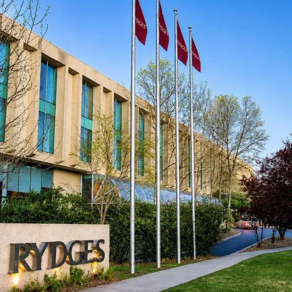 Rydges Canberra, отель в Канберре