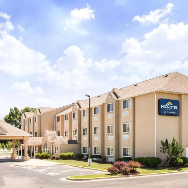 Microtel Inn & Suites Claremore Route 66, khách sạn ở Claremore