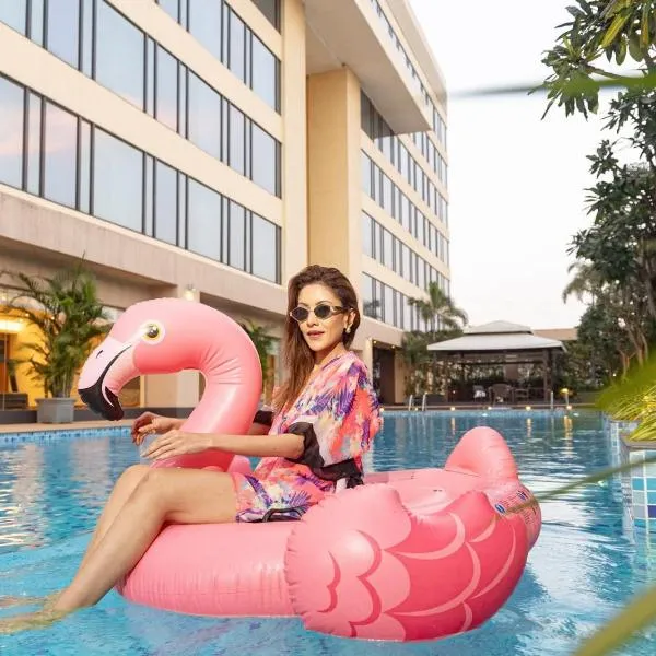 Courtyard by Marriott Pune Chakan، فندق في بيون