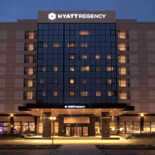 Hyatt Regency Bishkek, hotel en Bishkek