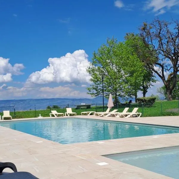 Duplex-Chalet entre Lac et Montagne avec Balcon, hotell sihtkohas Lugrin