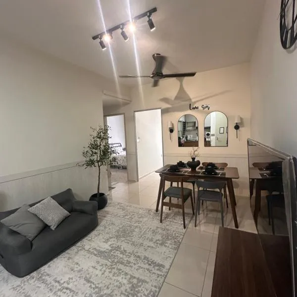Lume Stay near subang airport Elmina Lakeside mall, готель у місті Шах-Алам