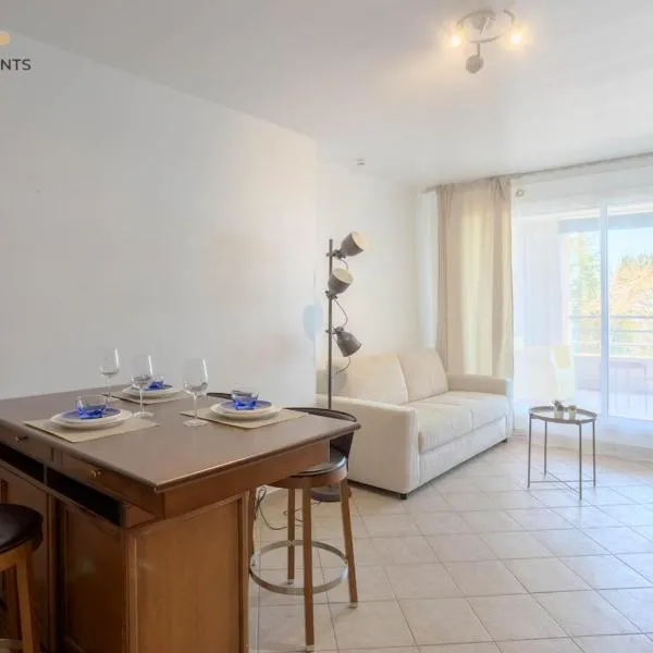 Nice Promenade des Anglais T2 Vue mer 4 personnes, hotell Nice’is