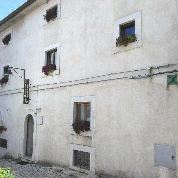 Affittacamere Le Rondini, hotell i Civitella Alfedena