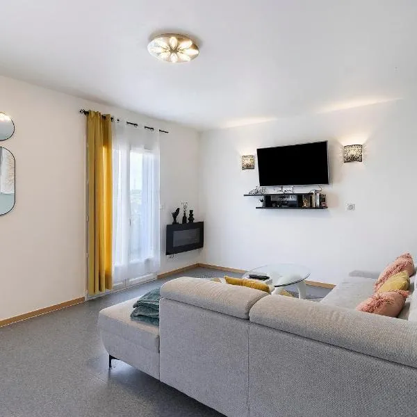 Bel Appartement Perrières, Hotel in Brive-la-Gaillarde