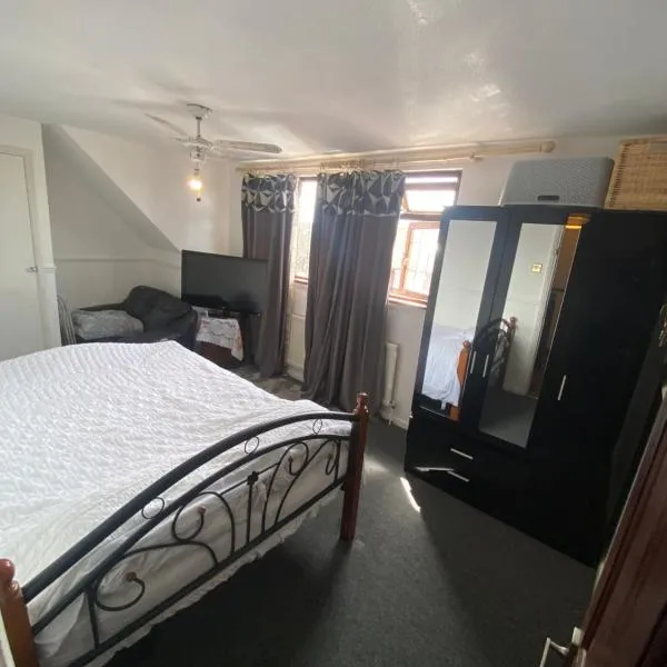 Home away from Home, khách sạn ở Dagenham