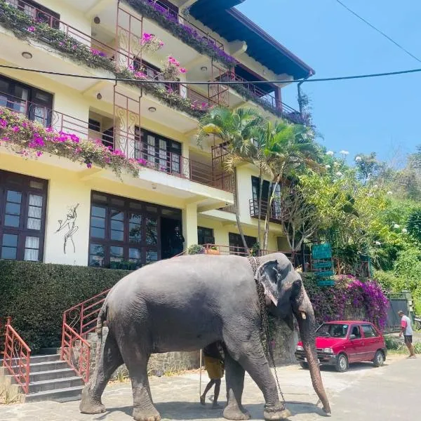 Nature Walk Resort, hotel in Kandy