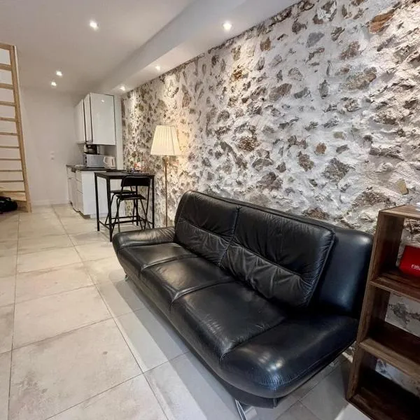 BRULEE - BRAND NEW - 2 room duplex WIFI, AC, central – hotel w mieście Antibes