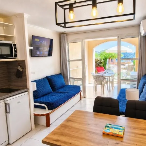 Agay - Saint Raphael में, होटल Cap Esterel, quartier Belvédère 2p meublé tourisme 3 étoiles climatisé Rez-de-Jardin, Vue Mer, WIFI, Piscine et Parking inclus