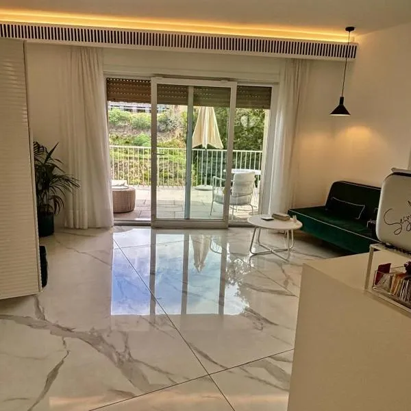 Viesnīca S'O Suites Tropea Tropejā